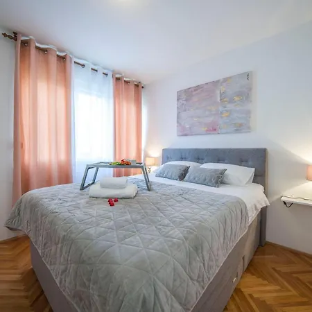 Nice Apartman *