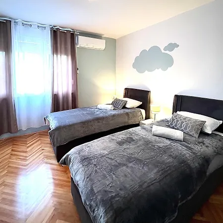 Apartman Nice Split